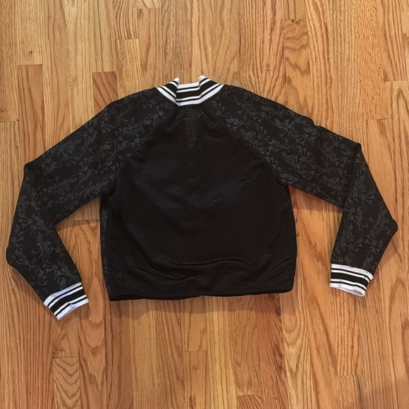 Fabletics Black Floral Semi-Cropped Tia Bomber Zip Jacket - Picture 7 of 7